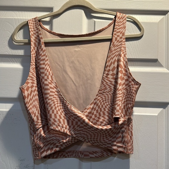 Adidas Print Clash Brown Checkered Yoga Top L Cross Low Back - Picture 6 of 8